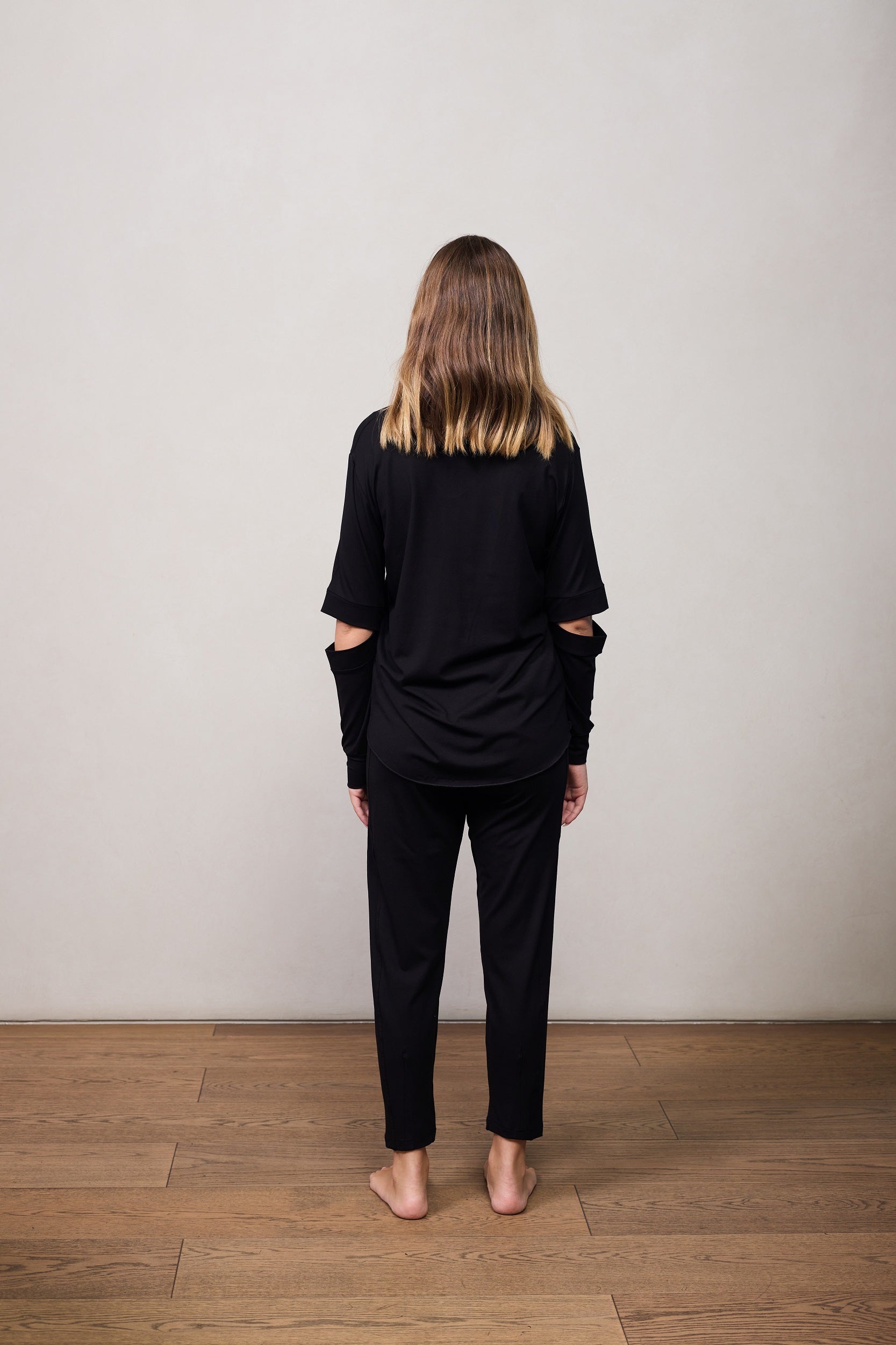 VI CUTOUT ELBOW TOP