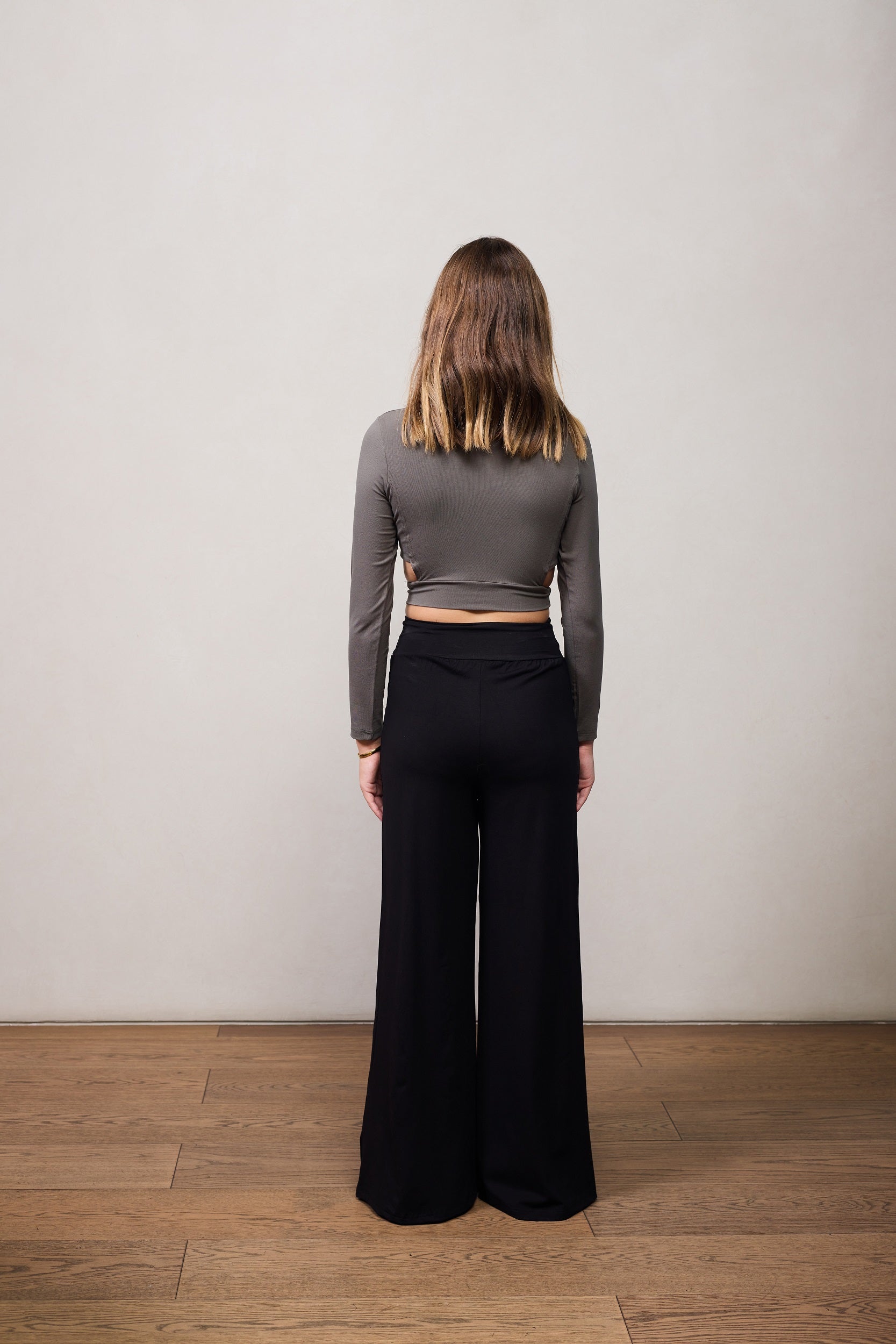 VI CROP TOP