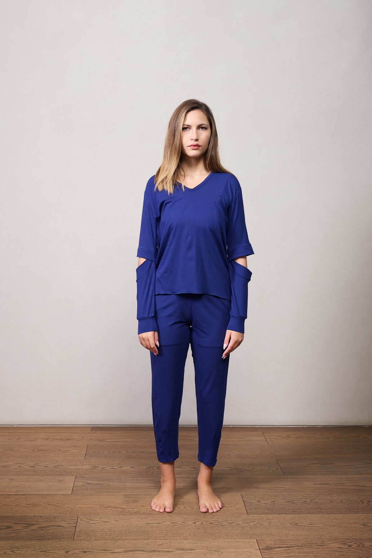 VI CUTOUT ELBOW TOP