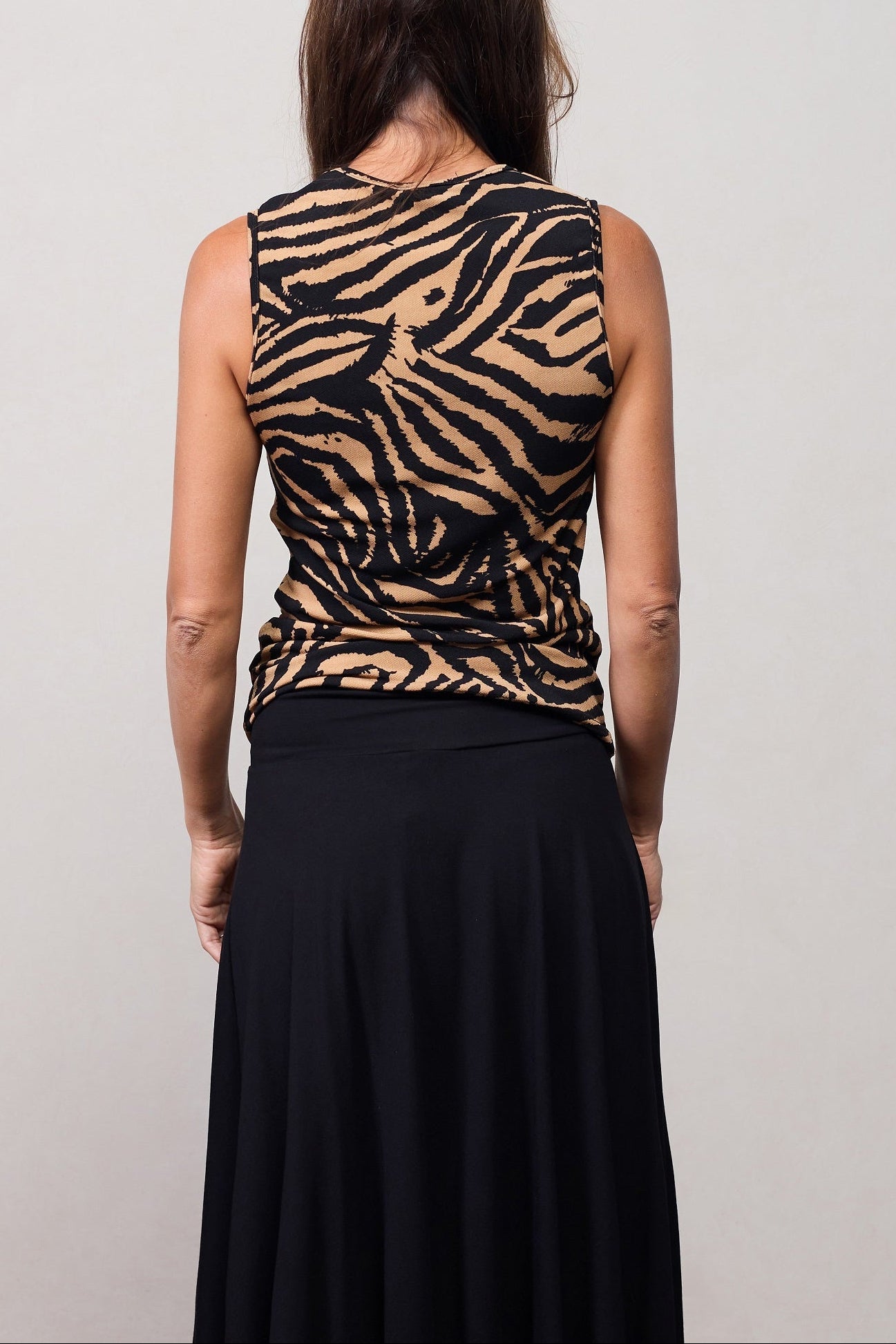 LEO TOP
