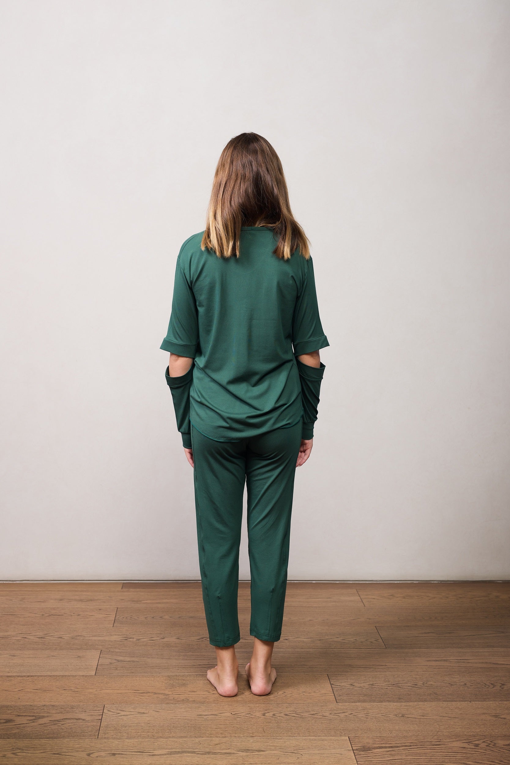 VI CUTOUT ELBOW TOP