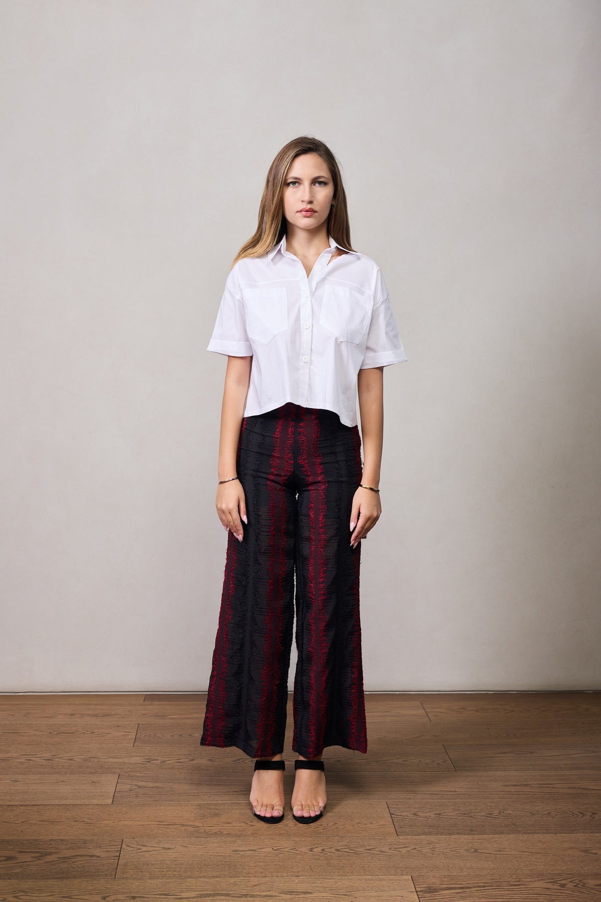 LIZ CUTOUT CROP SHIRT