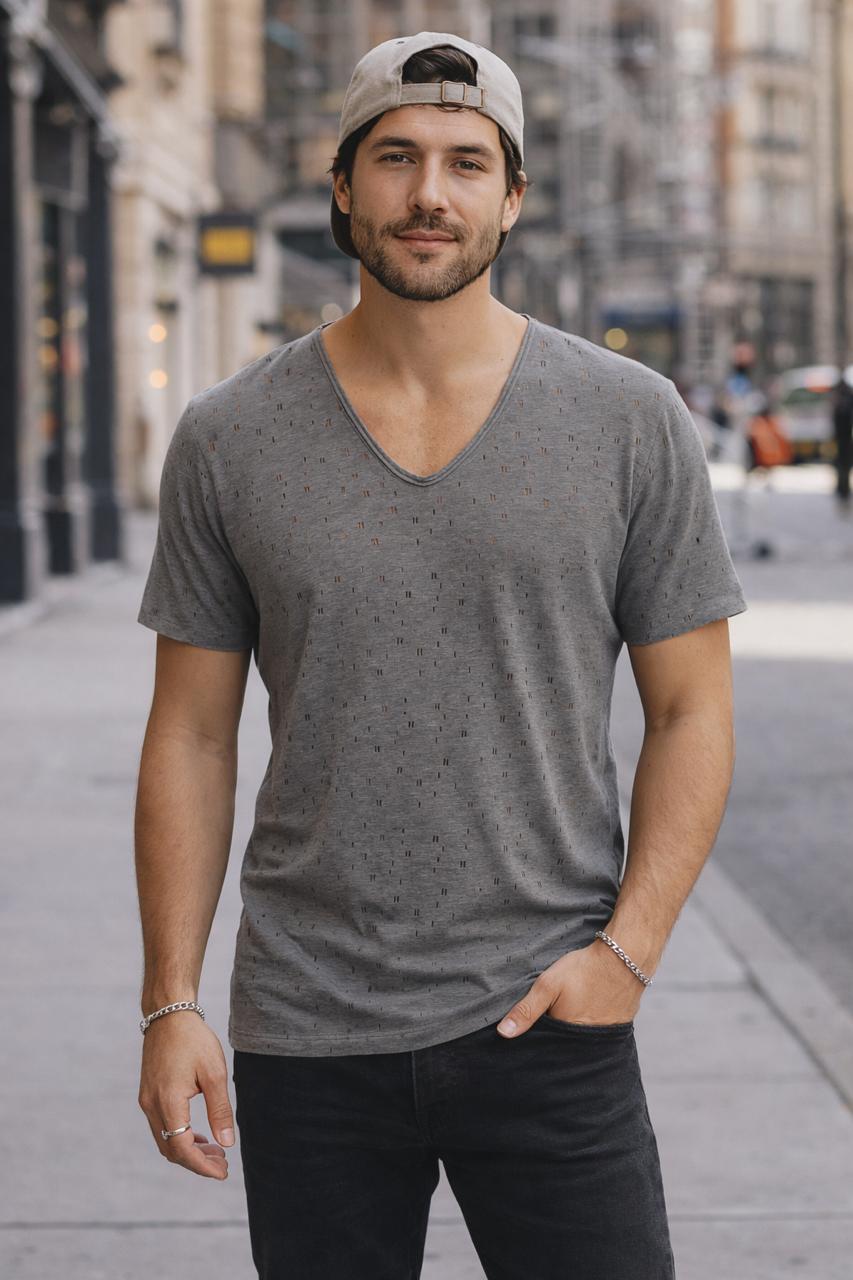 T-SHIRT HOLES